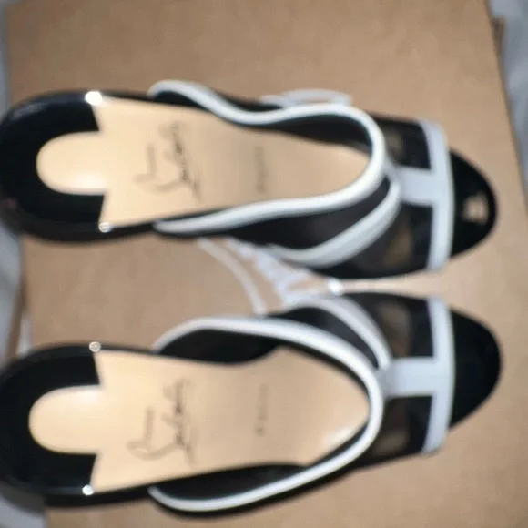 Cb heels new never worn - Picture 4 of 5